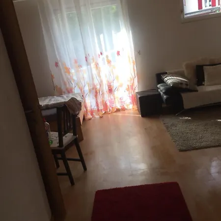 Апартаменты With Selfcatering Букс